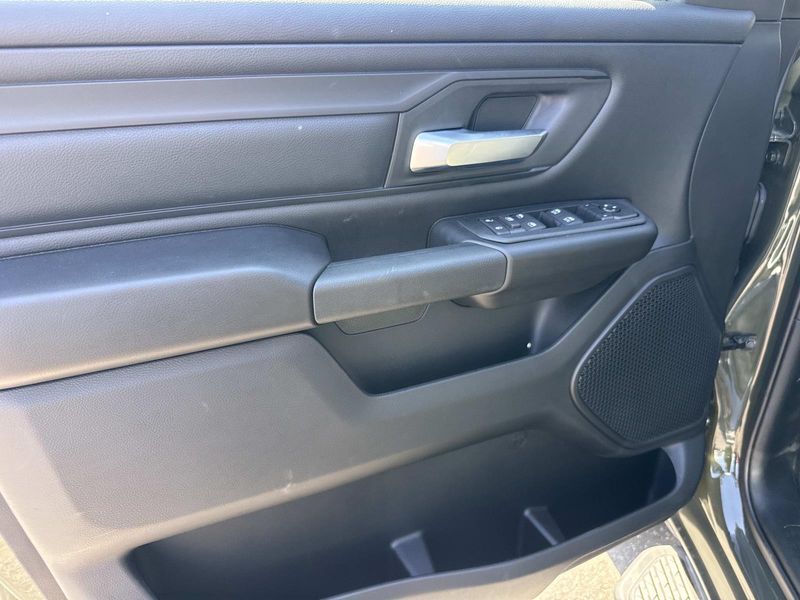 New 2026 RAM 1500 Express Crew Cab 4x4 5'7' Box