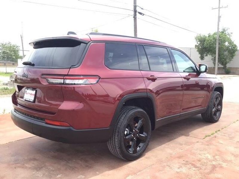 2025 Jeep Grand Cherokee L Altitude 4x2Image 4