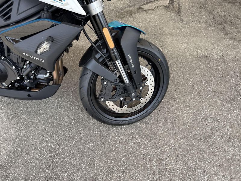 New 2026 CFMOTO 450NK Image 10