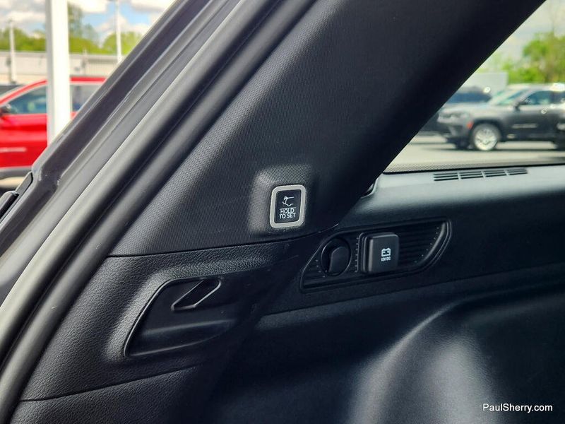Used 2022 Jeep Grand Cherokee Altitude