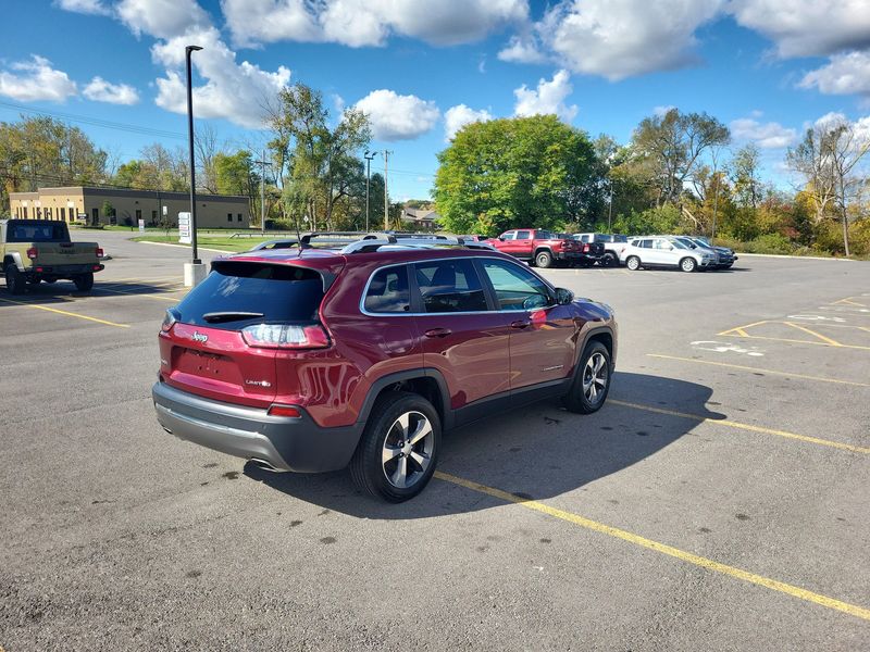 Used 2019 Jeep Cherokee LimitedImage 14