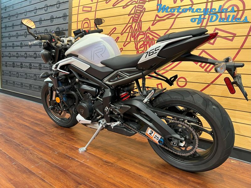 2024 Triumph Street Triple 765 R Image 7