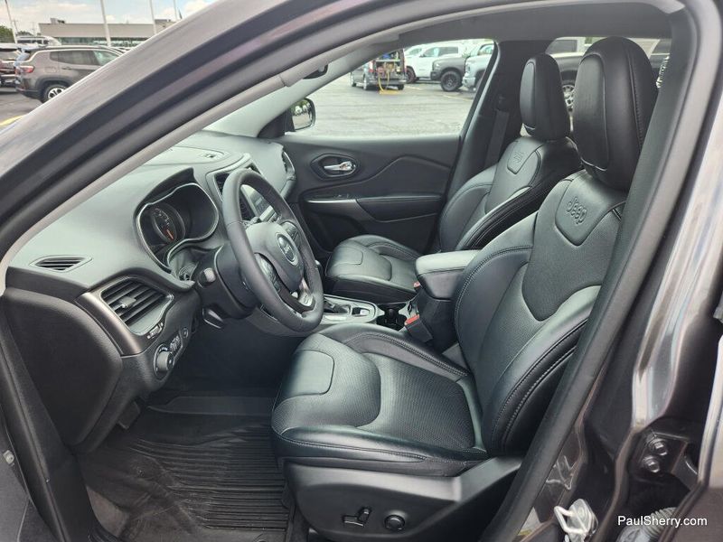 Used 2022 Jeep Cherokee Latitude Lux