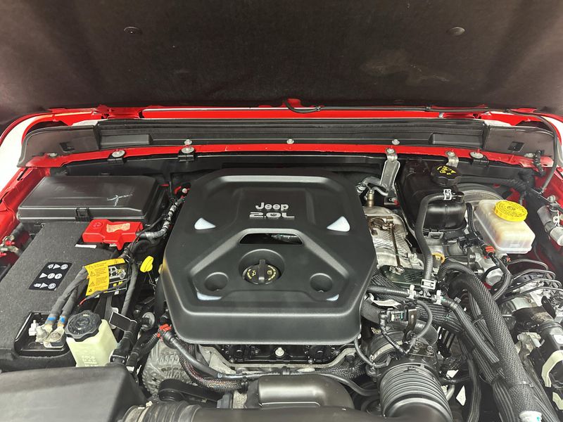 Used 2022 Jeep Wrangler Unlimited SaharaImage 27