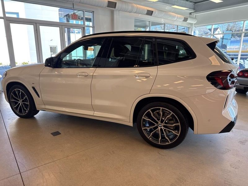 2022 BMW X3 M40iImage 13