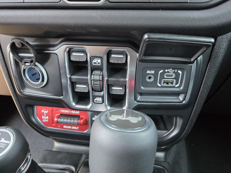 New 2026 Jeep Wrangler 4-door Rubicon X