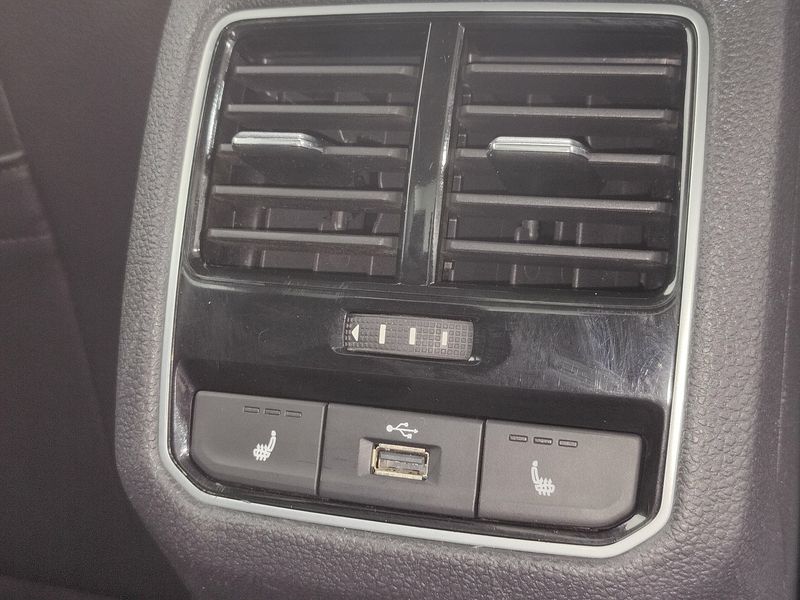 Used 2017 Volkswagen Passat SEL Premium w/Sunroof/NavImage 15