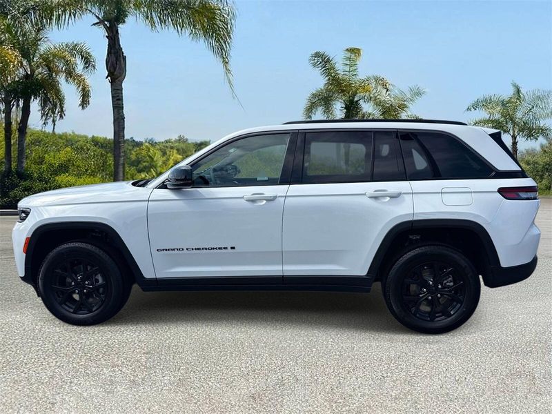 New 2026 Jeep Grand Cherokee Laredo Altitude 4x4