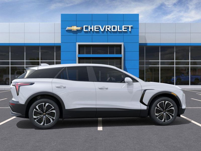 New 2025 Chevrolet Blazer EV FWD LTImage 5