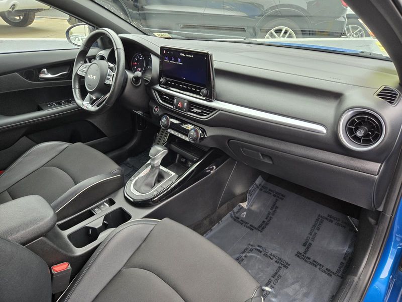 Used 2024 Kia Forte GT-Line IVT