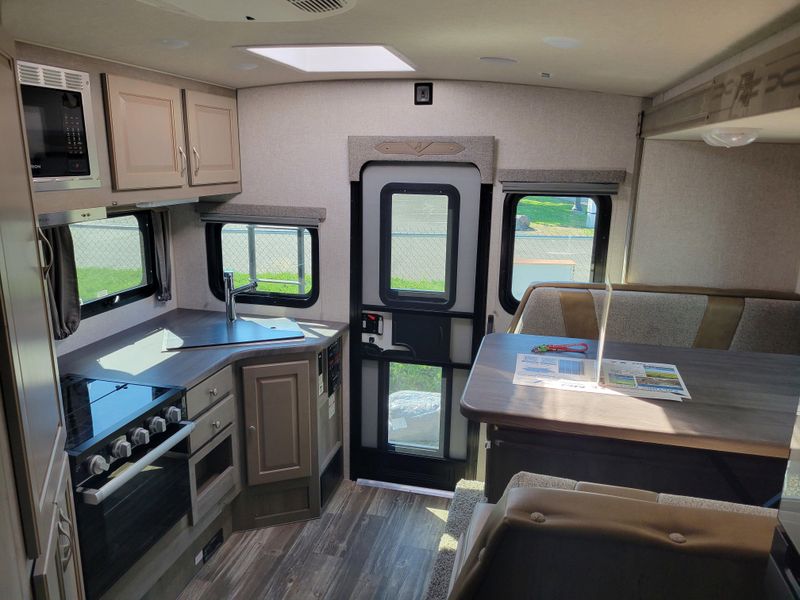 New 2026 ARCTIC FOX 992 Image 7