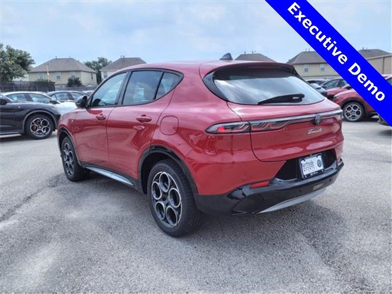 2024 Alfa Romeo Tonale Ti Eawd in a Alfa Rosso (Red) exterior color and Tan/Blackinterior. Northside Alfa Romeo of Houston 281-475-4549 alfaromeousaofnorthhouston.com 