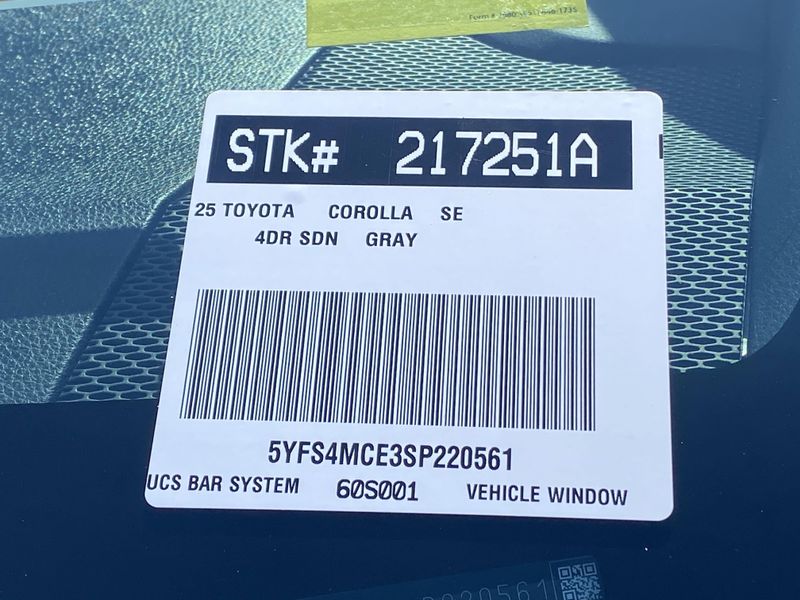 2025 Toyota Corolla SEImage 32
