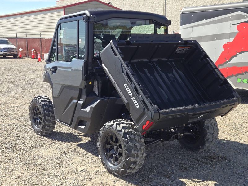 New 2027 Can-Am DEFENDER DPS CAB HD9 
