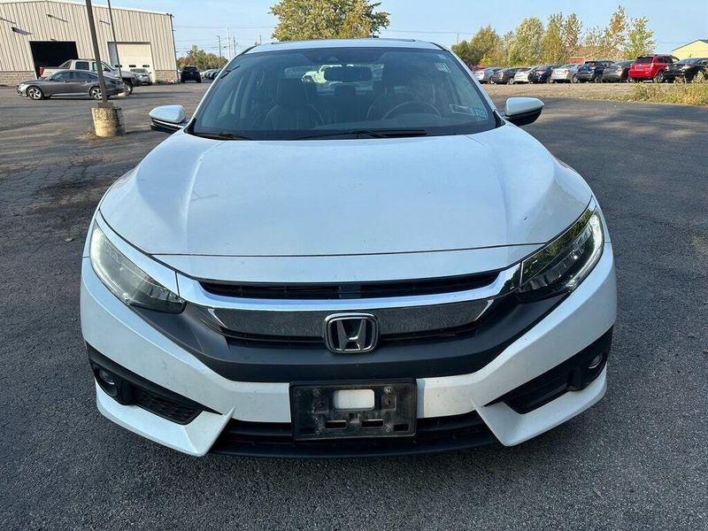 2016 Honda Civic TouringImage 11