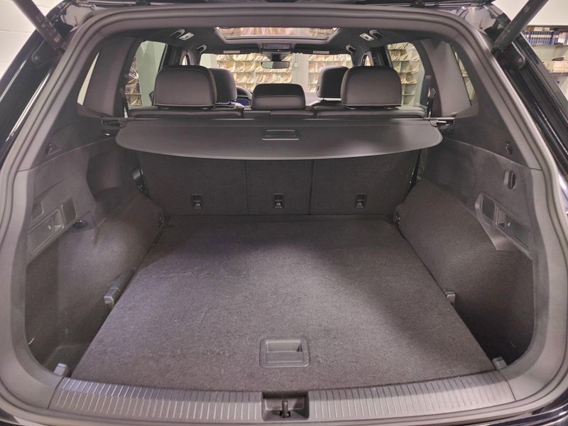 Used 2024 Volkswagen Tiguan AWD SEL R-Line w/Sunroof/NavImage 15