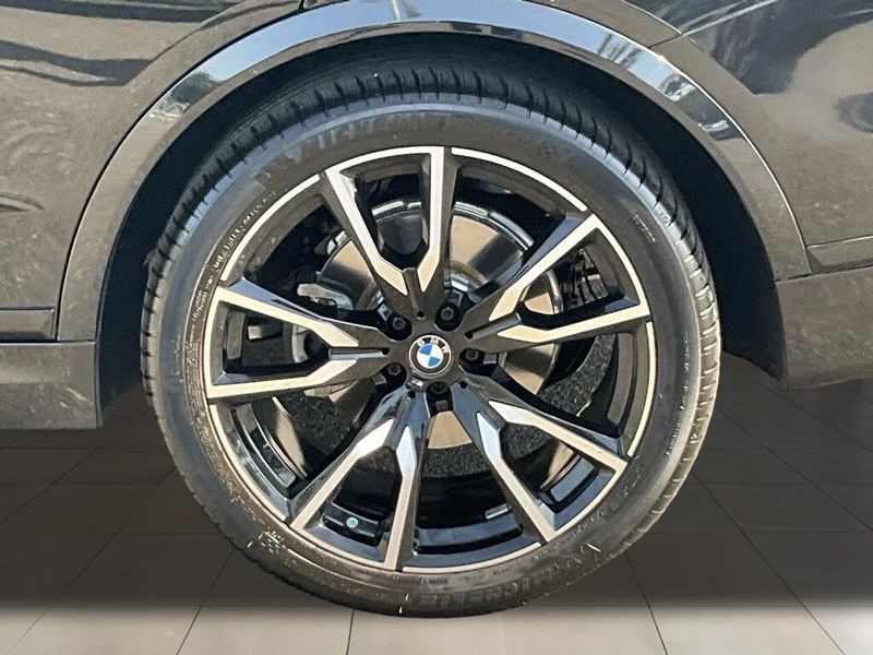 2022 BMW X7 xDrive40iImage 14