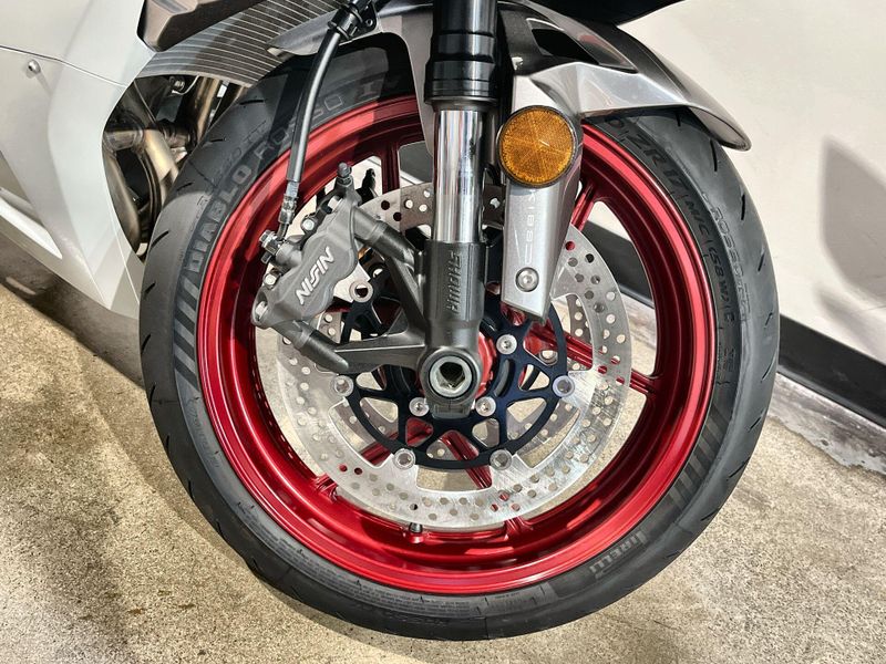 New 2025 Kawasaki NINJA ZX-6R ABS Image 10