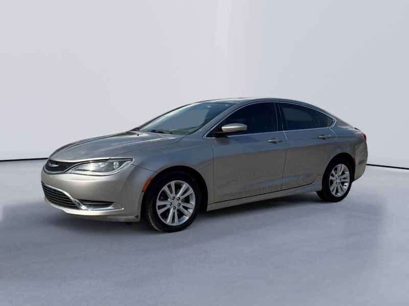 2016 Chrysler 200 Limited photo 3
