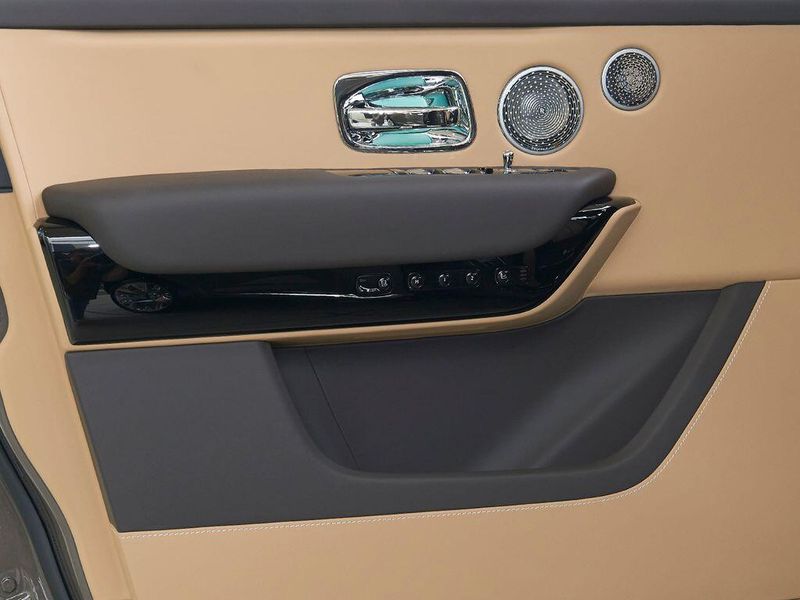 New 2027 Rolls-Royce Cullinan Image 13