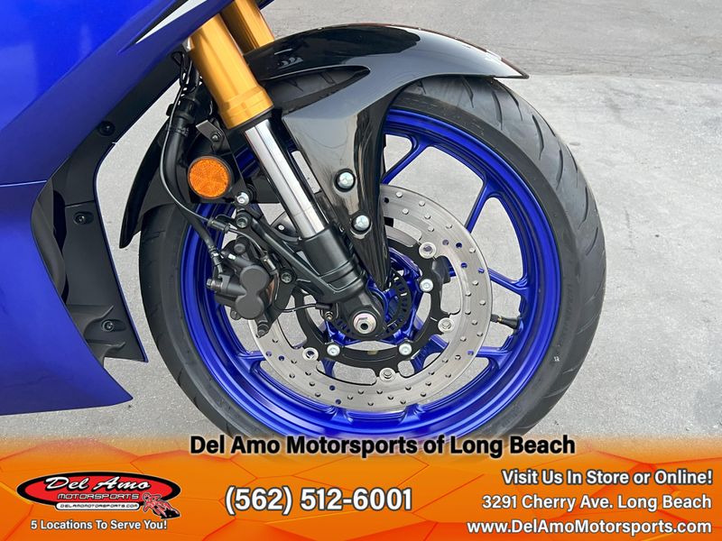 2025 Yamaha YZF-R3 ABS Image 6