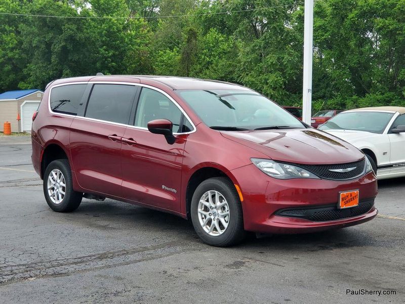 2023 Chrysler Voyager LXImage 23