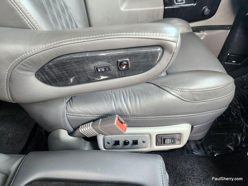 2022 GMC Savana Image 32