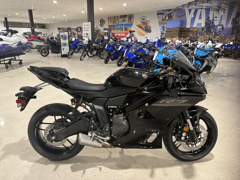 New 2026 Yamaha YZF-R7 Image 10