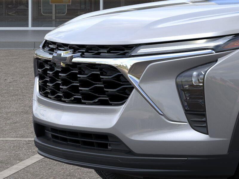 New 2025 Chevrolet Trax LSImage 13