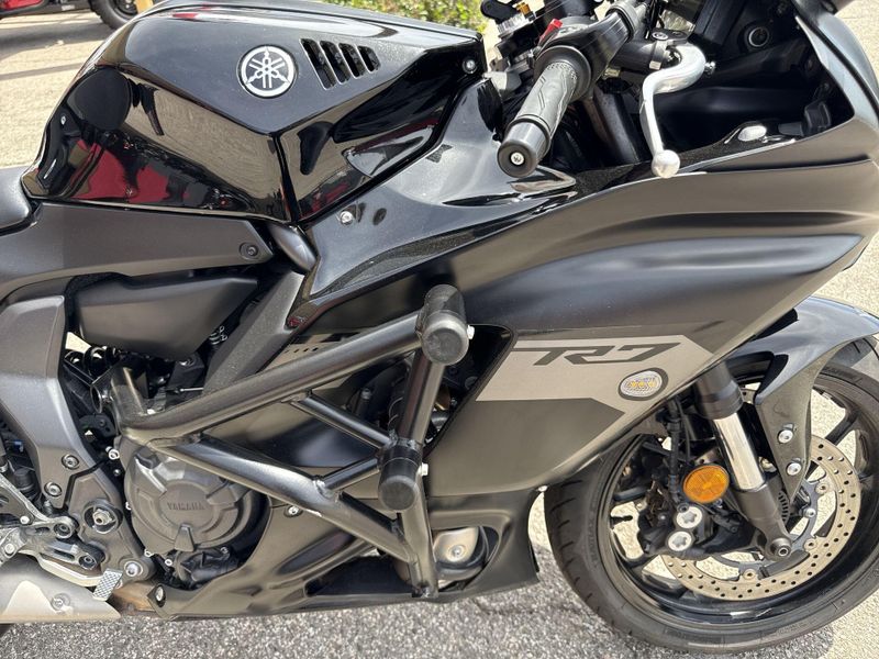 Used 2025 Yamaha YZF-R7 CA Image 15