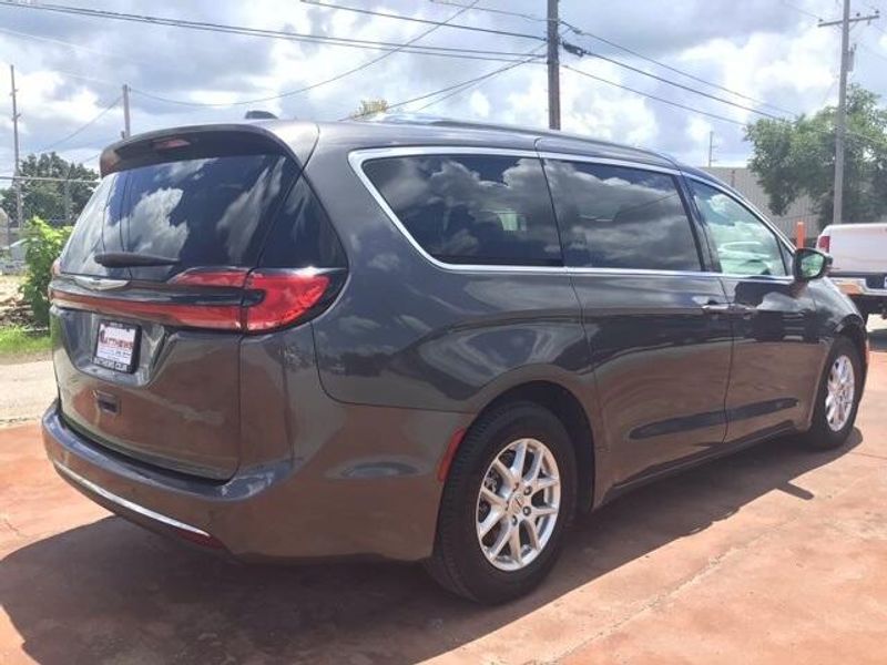2021 Chrysler Pacifica Touring LImage 5