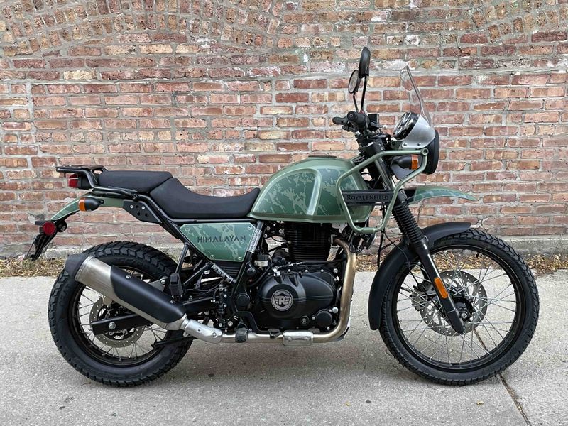 2022 Royal Enfield Himalayan in a Pine Green exterior color. Motoworks Chicago 312-738-4269 motoworkschicago.com 