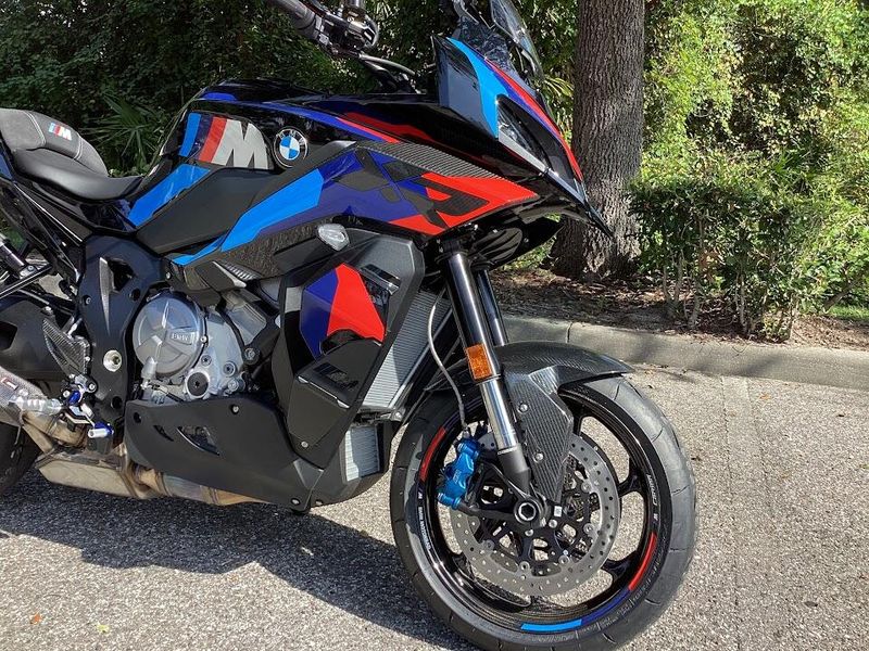 2025 BMW M 1000 XR