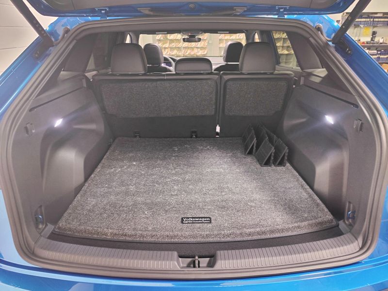 Used 2025 Volkswagen Atlas Cross Sport SEL AWD R-Line Black w/Sunroof/NavImage 16