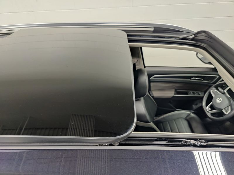 Used 2023 Volkswagen Atlas V6 AWD SEL Premium R-Line w/SunroofImage 7