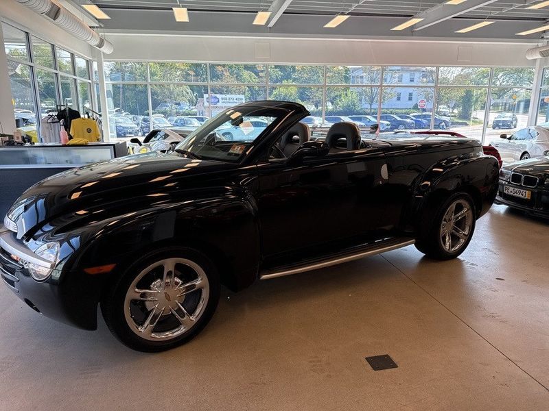 2005 Chevrolet SSR RoadsterImage 27