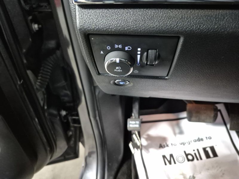 Used 2015 Jeep Grand Cherokee LimitedImage 26