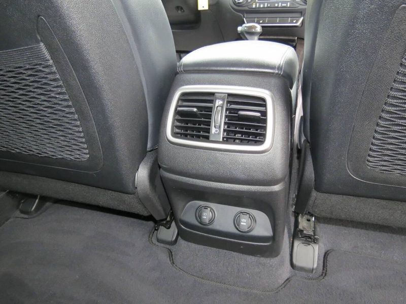 Used 2016 Kia Sorento EX V6 AWD 4dr SUVImage 8
