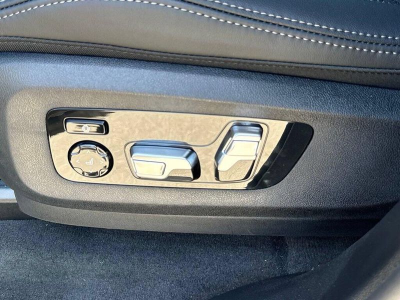 New 2027 BMW X7 xDrive40iImage 18
