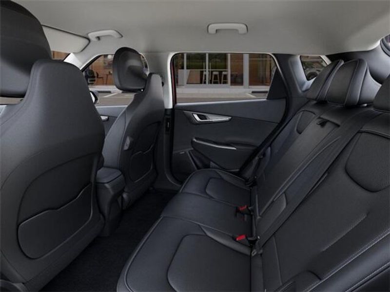 2025 Kia EV6 WindImage 18