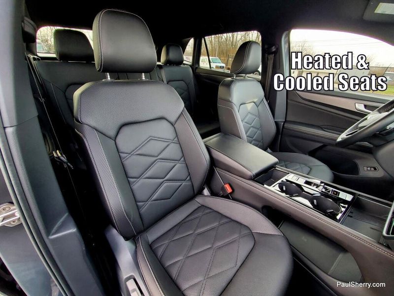 Used 2025 Volkswagen Atlas Cross Sport 2.0T SE w/Technology