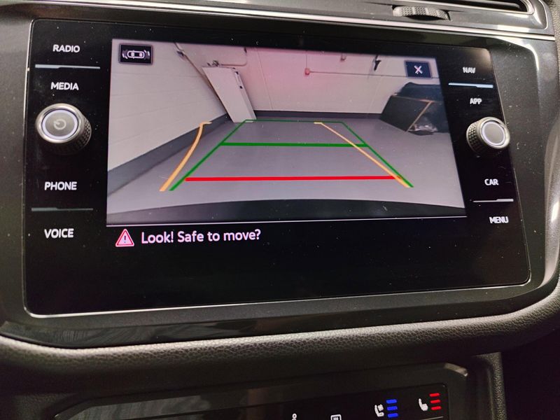 Used 2024 Volkswagen Tiguan AWD SEL R-Line w/Sunroof/NavImage 12