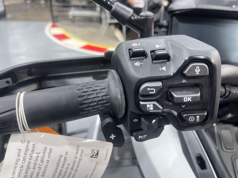 New 2025 Can-Am CANYON STANDARD Image 12