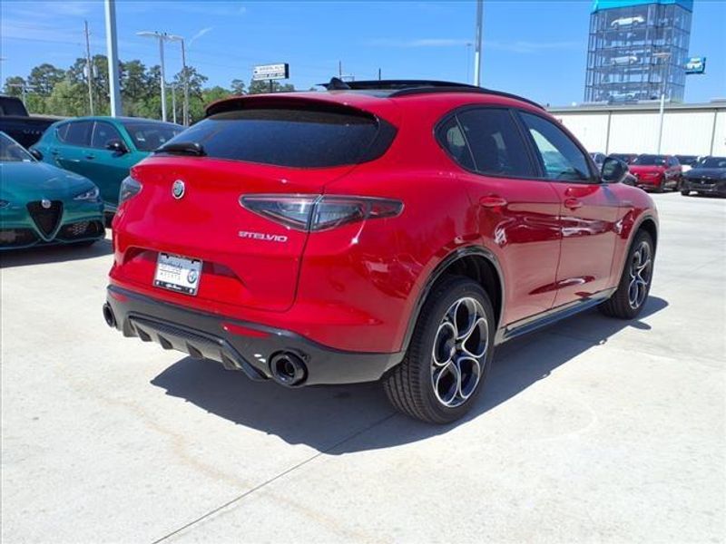 2025 Alfa Romeo Stelvio AwdImage 8
