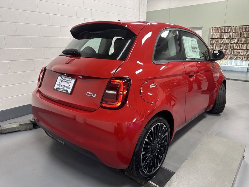 2024 Fiat 500e Inspi(red)Image 7