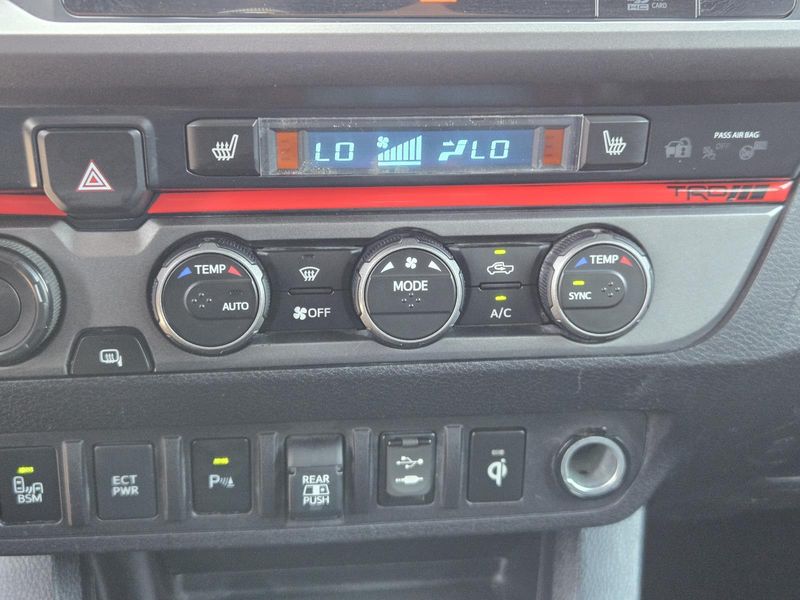 Used 2019 Toyota Tacoma TRD Off Road Double Cab 6' Bed V6 AT (Natl)