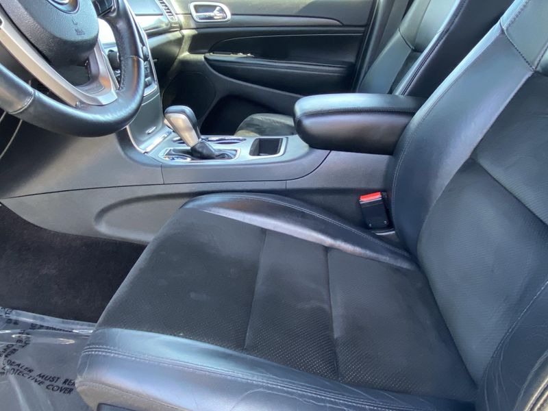 2017 Jeep Grand Cherokee AltitudeImage 18