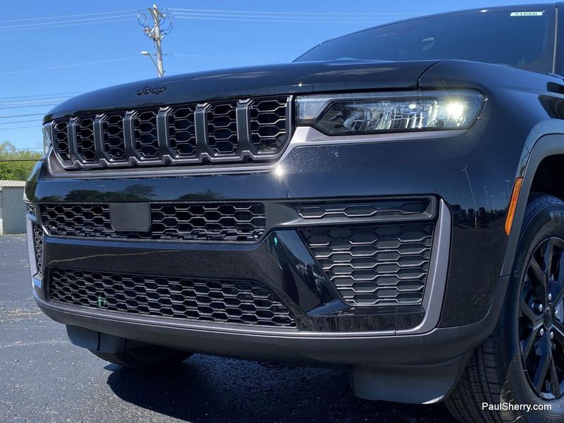 New 2026 Jeep Grand Cherokee L Laredo Altitude 4x4