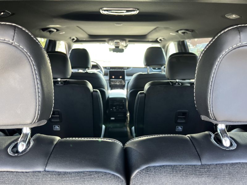 New 2025 Jeep Grand Cherokee L Limited 4x4Image 14
