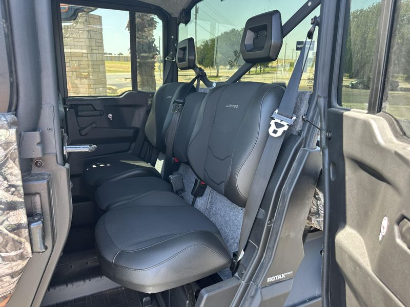 2025 Can-Am DEFENDER MAX LIMITED CAB HD10 WILDLAND CAMO Image 8